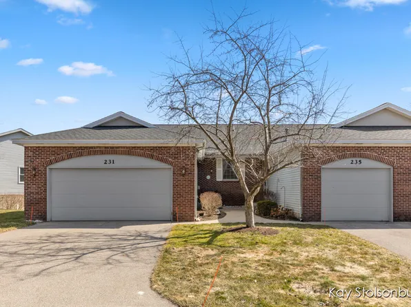 231 Laurelwood Ct SW, Grand Rapids, MI 49548