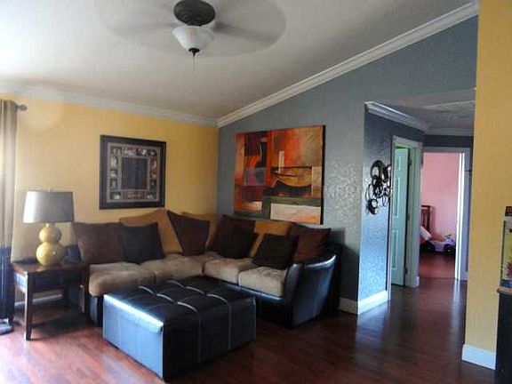 5th image of 534 Cardinal Dr