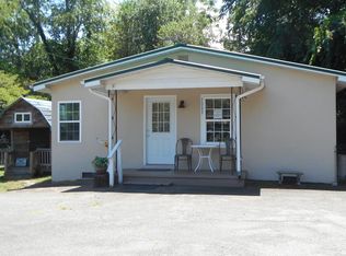 2093 Highlands Rd, Franklin, NC 28734