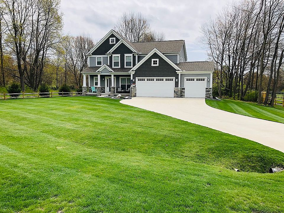 1st image of 121 Gaylord Dr