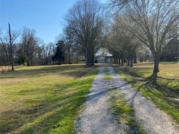 405 Highway 3037, Jonesville, LA 71343