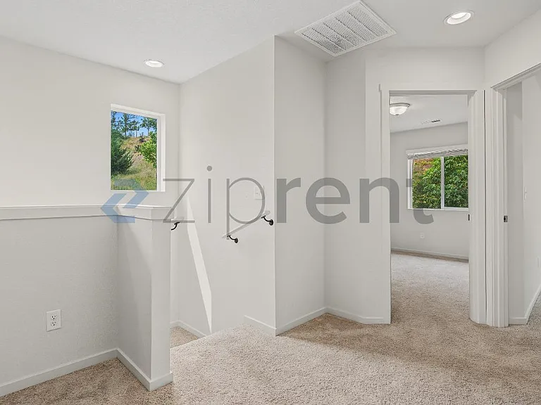 1900 NE 117th Ct — Photo 17