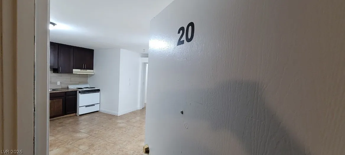 Photo 2 of 10 - 305 N 10th St #20 - Las Vegas, NV Building Photo - 305 N 10th St #20