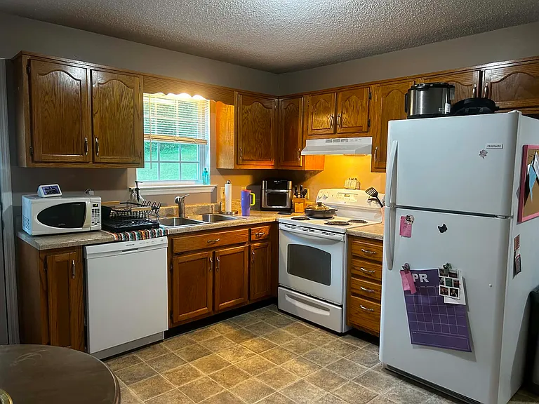 8689 Daisy Dallas Rd #B — Photo 13