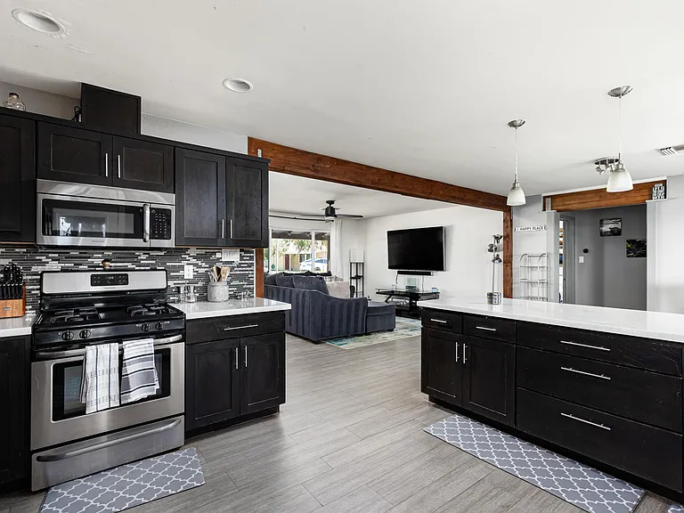 1624 S Parkside Dr — Photo 12