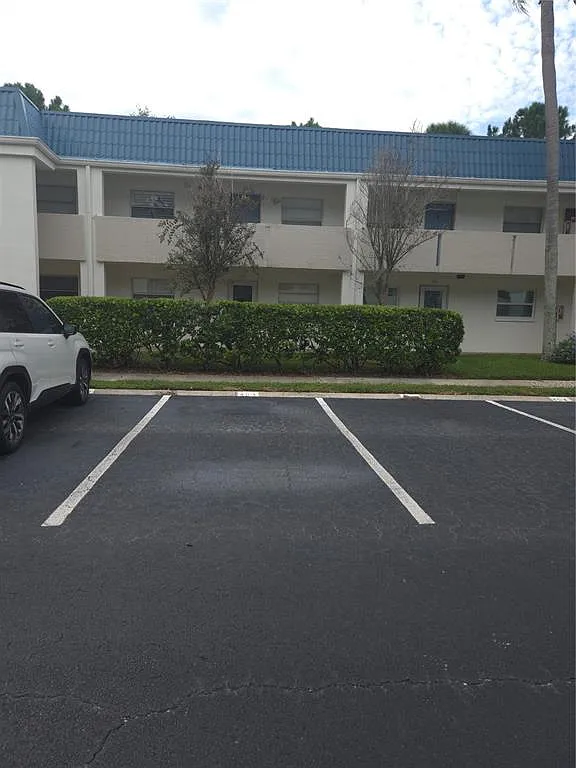 1 bed, 1.0 bath, 630 sqft, $1,395 — Photo 2