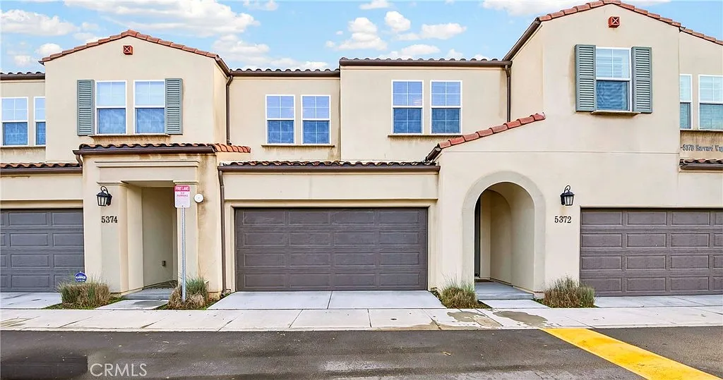 3 bed, 2.5 bath, 1701 sqft, $4,700 — Photo 1