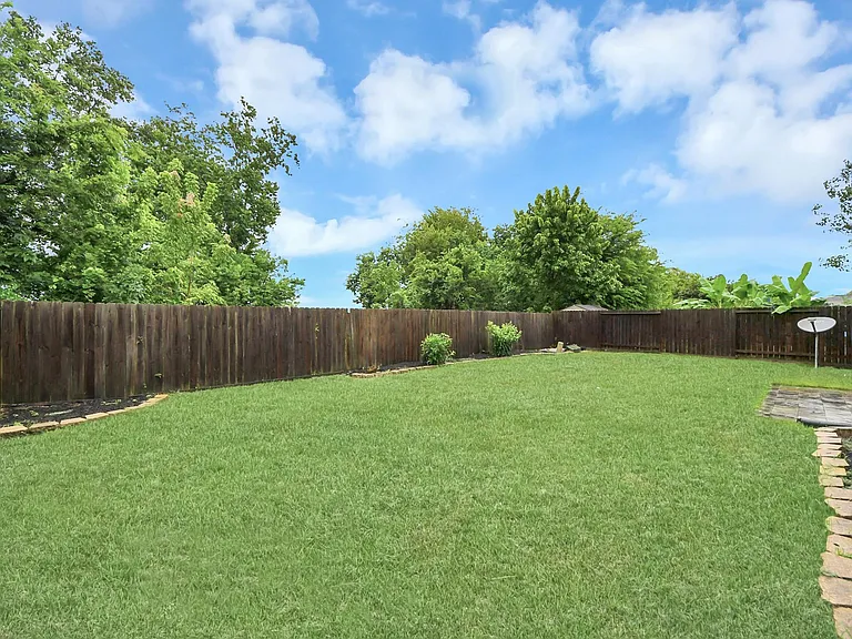 2412 Appian Way — Photo 35