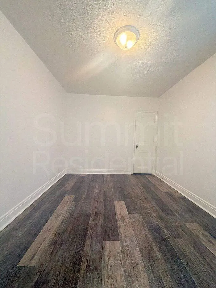 1 bed, 1.0 bath, 650 sqft, $895 — Photo 1