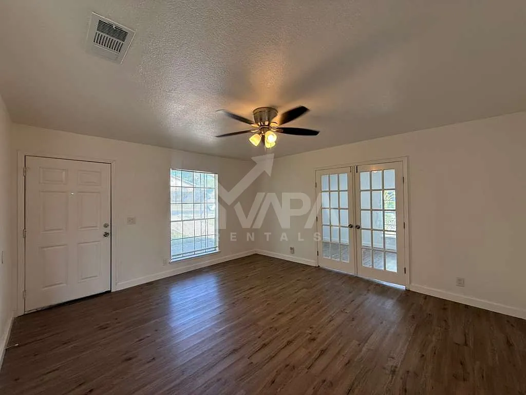 4 bed, 1475 sqft, $2,200 — Photo 4