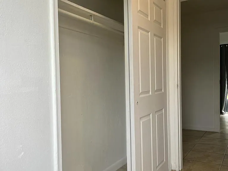 14280 NE 6th Ave #5 — Photo 5