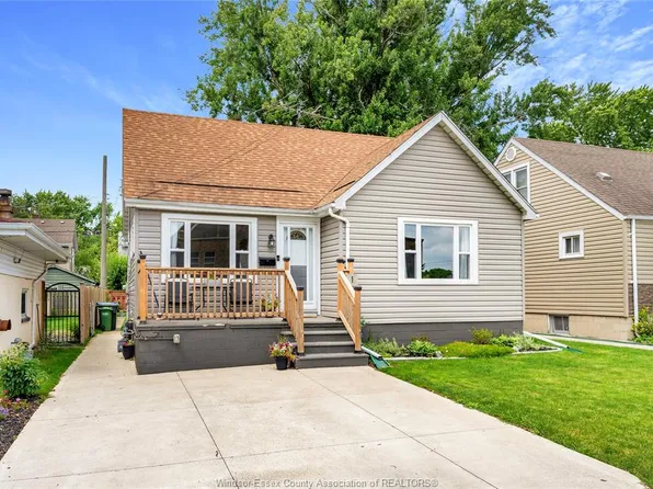 1987 Olive Rd, Windsor, ON N8T 1R4