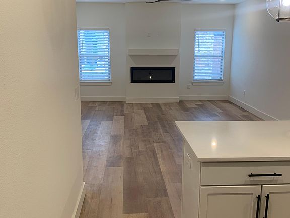 4th image of 1111 SW Parnell Dr #2600.2