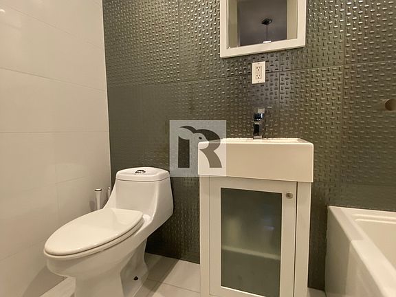 5th image of 1154 Pacific St APT 2B
