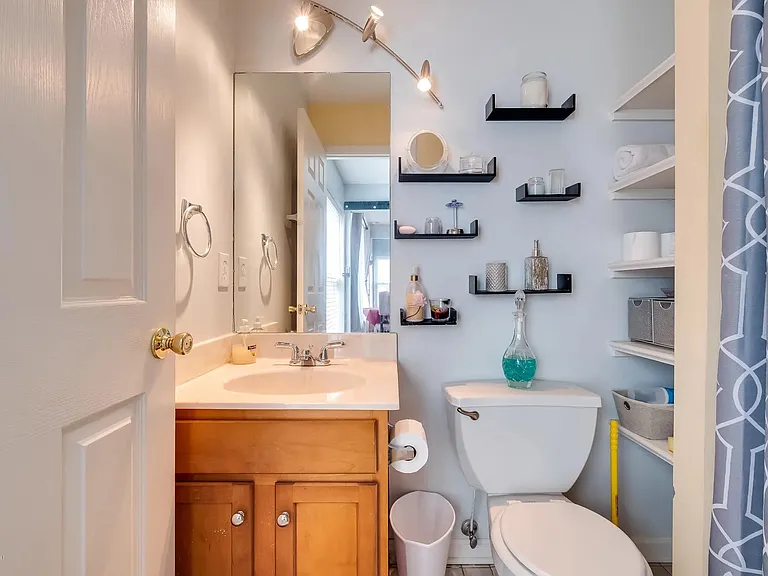 943 Baxter Ave #101 — Photo 15