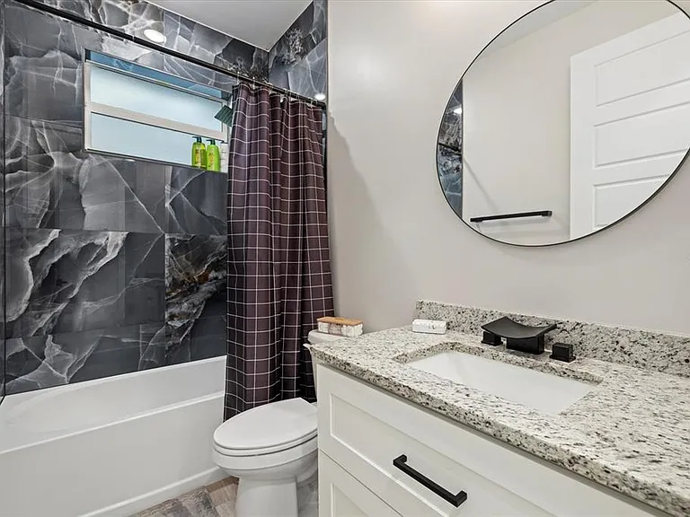 2938 Jason St — Photo 22
