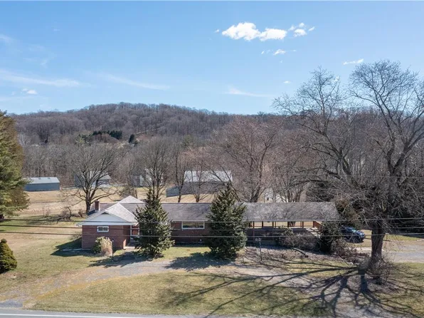 7287 Chestnut St, Zionsville, PA 18092