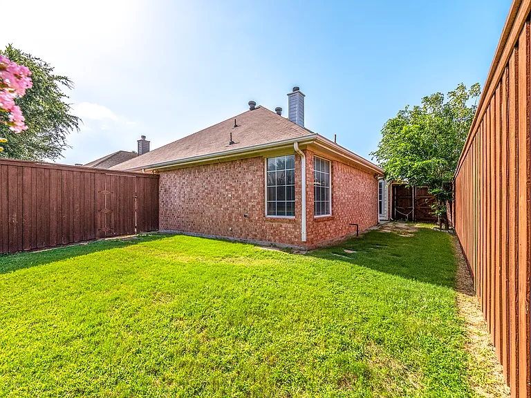 10613 Brandenberg Dr — Photo 35