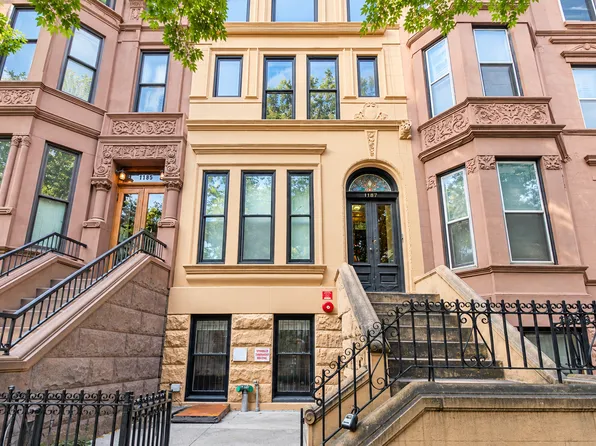 1187 Dean Street image 1 of 16