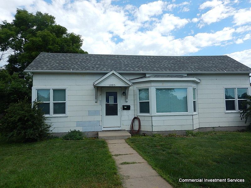 1st image of 1005 W F St