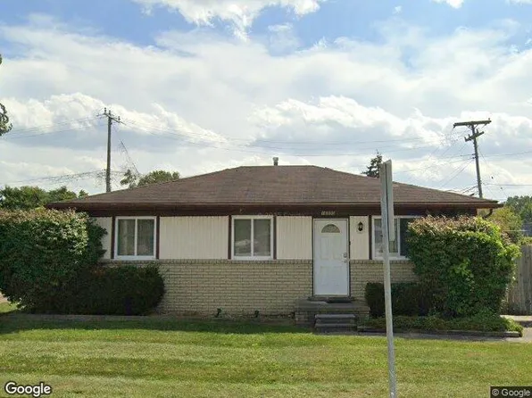 16000 Secretariat Ave, Roseville, MI 48066