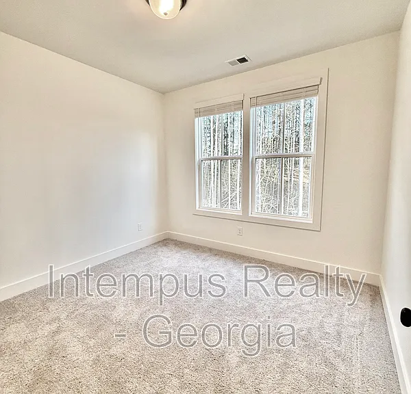 102 Pinecone Pkwy — Photo 17