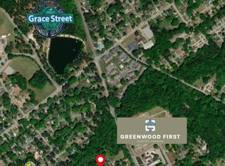 102 Ridgewood Cir, Greenwood, SC 29649