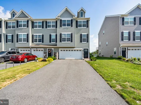 1411 Carrick Ct, Middletown, DE 19709