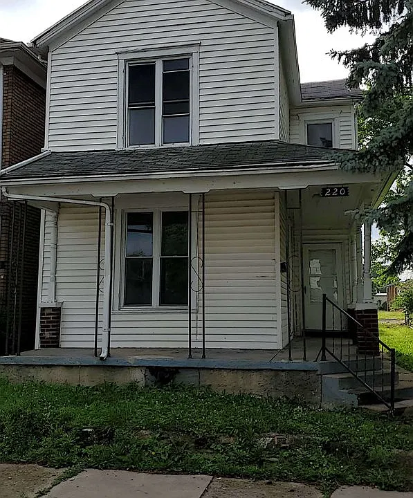 220 Deeds Ave