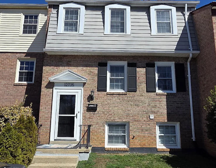 12735 Lighthouse Ln #UPSTAIRS — Photo 1