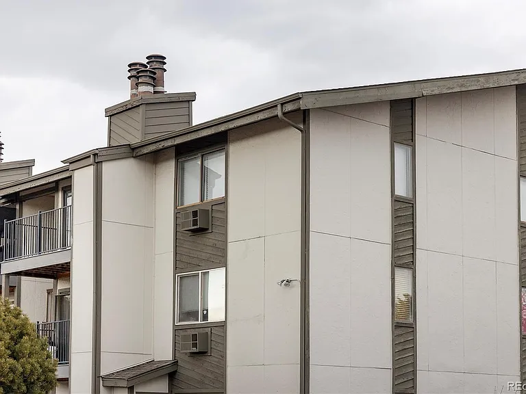 2280 S Oswego Way #305 — Photo 4