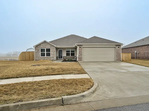 576 Fox Burrow Ln, Newcastle, OK 73065