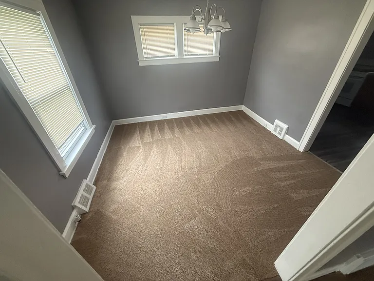 10409 Nelson Ave — Photo 2