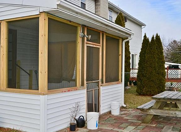 3rd image of 3002 Hartley Ave