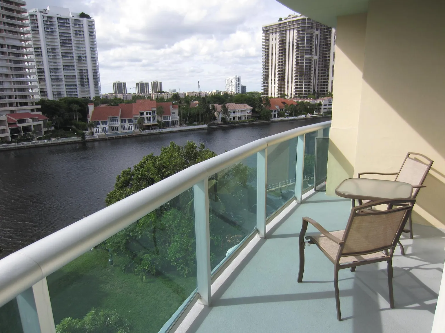 19390 Collins Ave — Photo 3