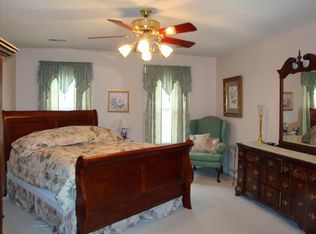 904 Woodoak Ln, Charleston, WV 25314