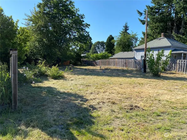 205 James Street, Roy, WA 98580