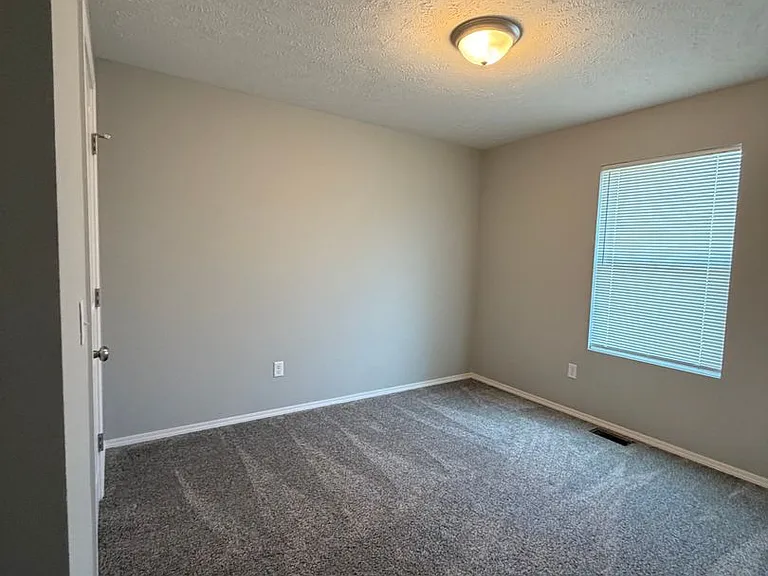 414 W Picardy St — Photo 6