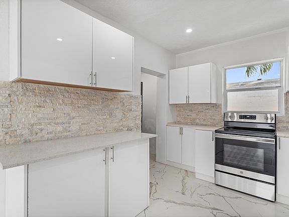 4th image of 988 NW 10th St #1