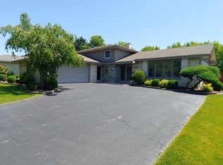 819 W Heritage Dr, Addison, IL 60101