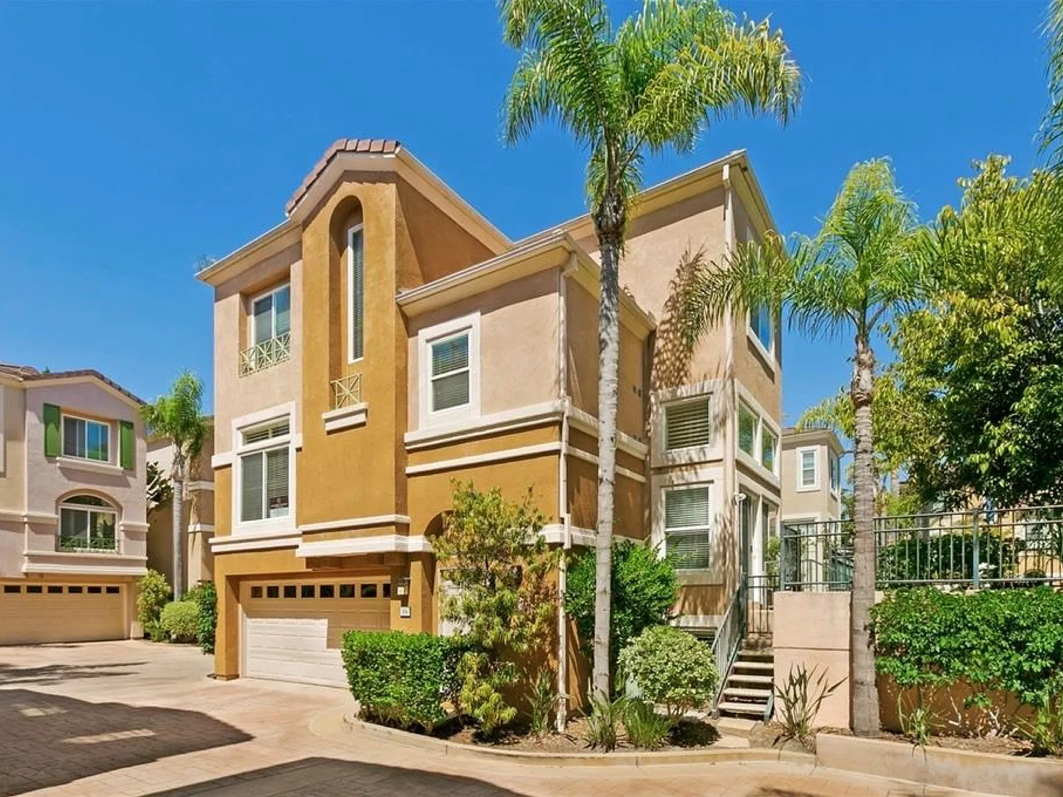 3 bed, 2.5 bath, 1535 sqft, $4,895 — Photo 1