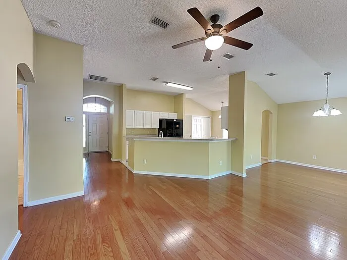 801 Mackenzie Cir — Photo 9