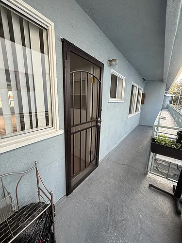 1738 Winona Blvd #2 Photo 1