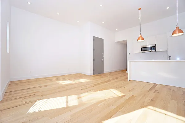 Rented by Compass | media 40