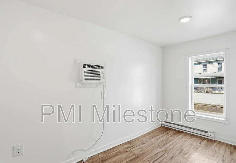 316 N High St — Photo 13