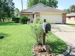 303 Pelican Dr, Crosby, TX 77532