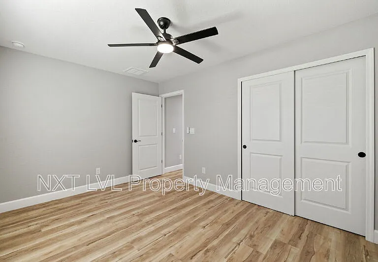 213 NW 5th St — Photo 16