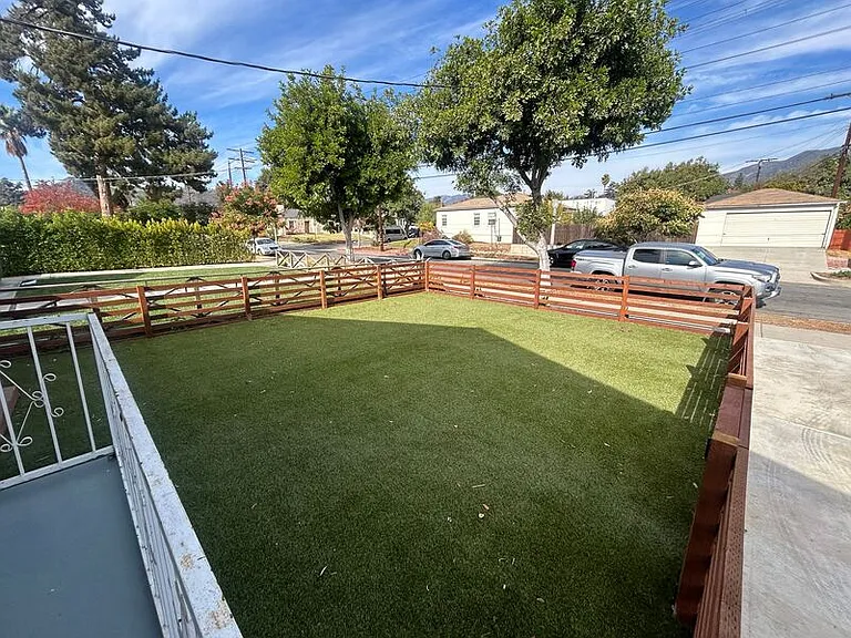 648 W Howard St — Photo 21