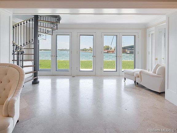 2nd image of 286 Bal Bay Dr #1C2C