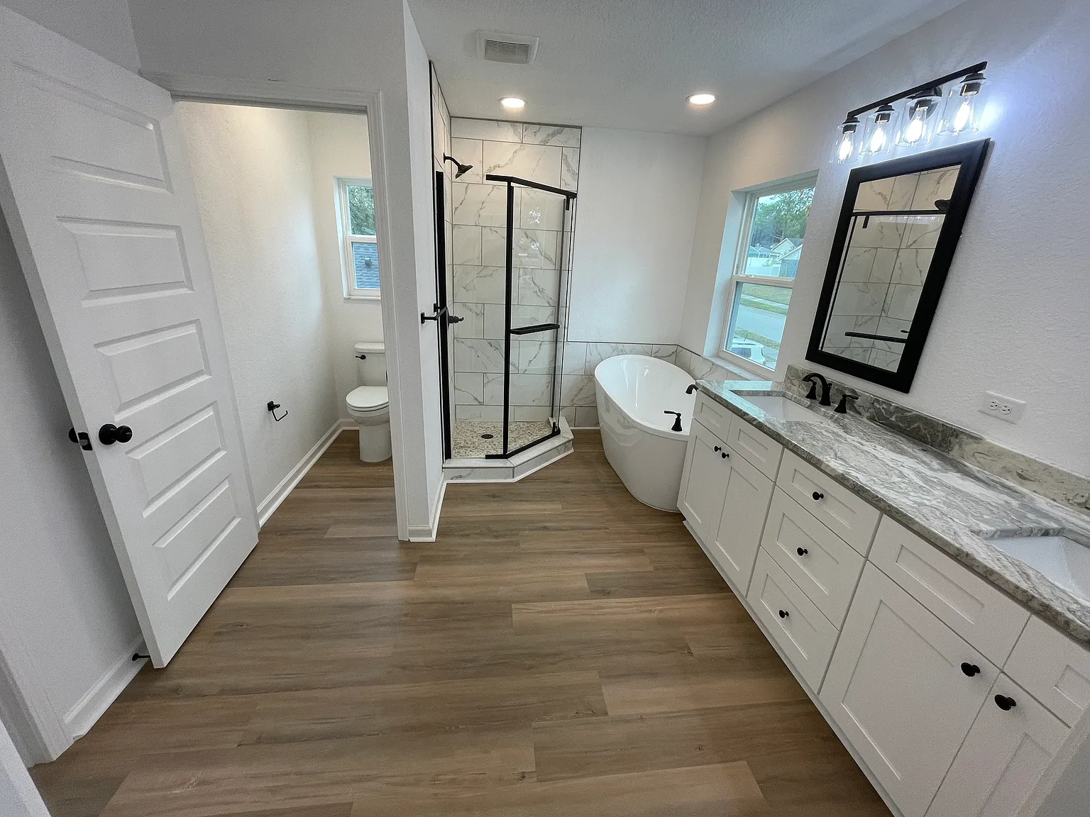 4 bed, 2112 sqft, $2,775 — Photo 4